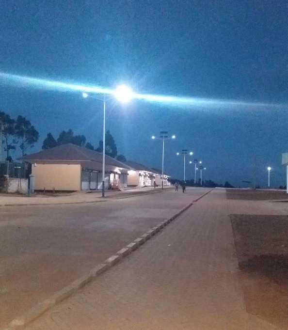 鄞州区非洲科特迪瓦太阳能路灯工程